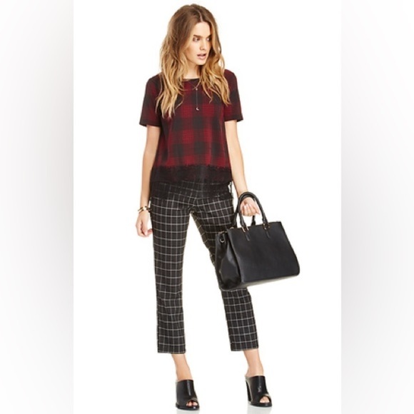 B005. Womenās Torrid CROSS BACK DRAPE LACE TOP black lace bottom 1 - Picture 5 of 5